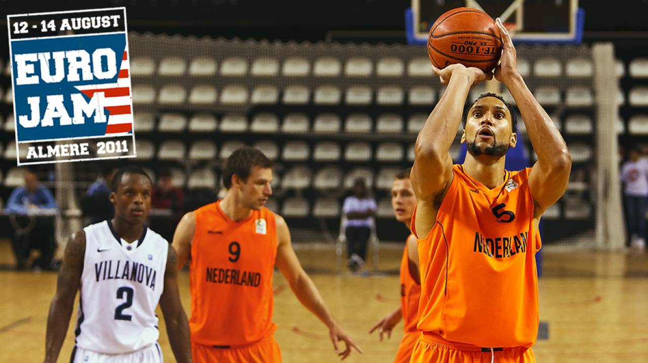 Dan Gadzuric in actie voor Nederland tijdens EuroJam